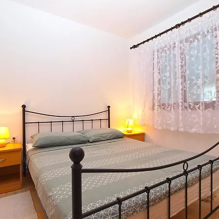 Apartments Marija 1407 فاجانا