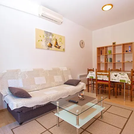 Apartments Marija 1407 *