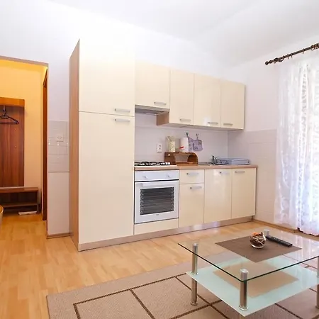 Apartments Marija 1407 شقة *